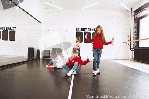 Image of The kids at dance school. Ballet, hiphop, street, funky and modern dancers