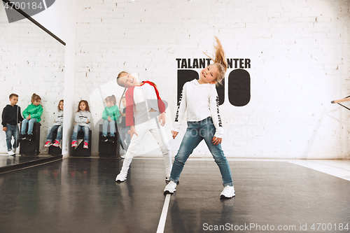 Image of The kids at dance school. Ballet, hiphop, street, funky and modern dancers