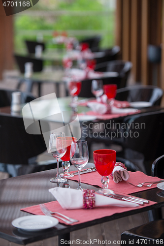 Image of table setting at restaurant