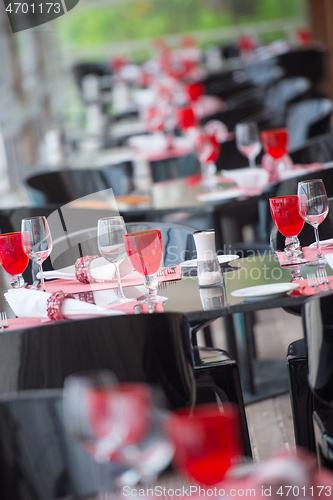 Image of table setting at restaurant