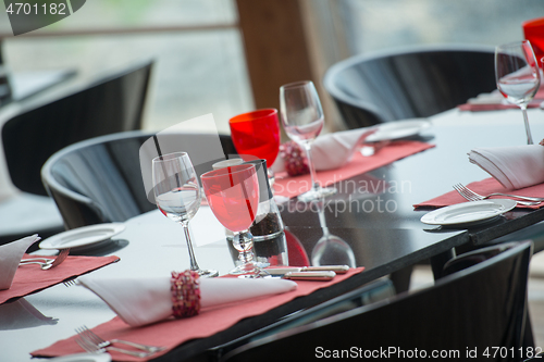 Image of table setting at restaurant