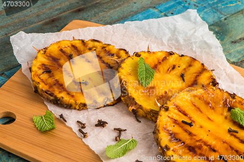 Image of Grilled pineapple slices