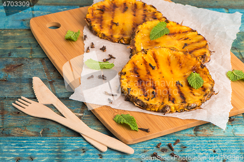 Image of Grilled pineapple slices