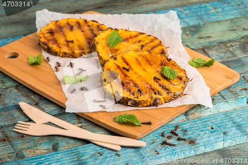 Image of Grilled pineapple slices