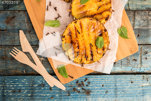 Image of Grilled pineapple slices