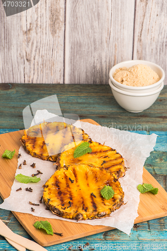 Image of Grilled pineapple slices