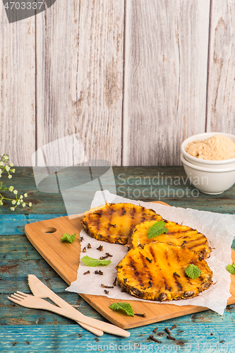 Image of Grilled pineapple slices