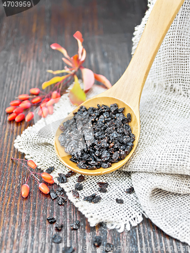 Image of Barberry dried in spoon on board