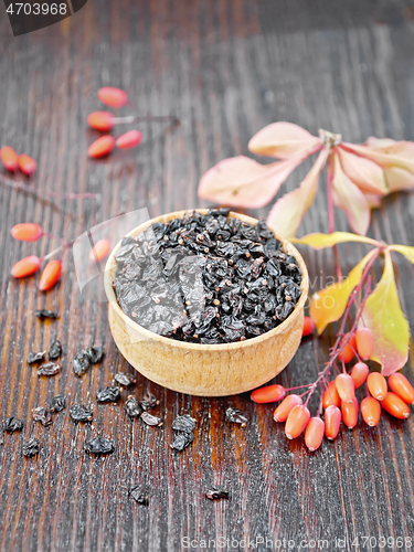 Image of Barberry dried in bowl on dark board