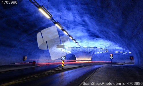 Image of Roundabout in a tunnel