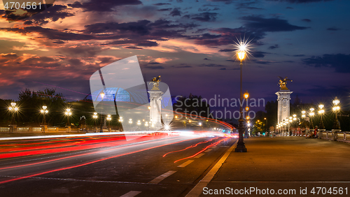 Image of Traffic on Alexandre III bridge