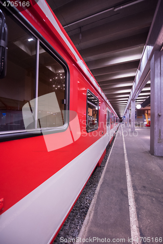 Image of empty interior of subway station