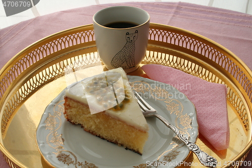Image of Cake with passion fruit