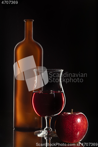 Image of Apple, Glass And Juice