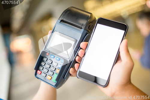 Image of Customer pay with mobile phone