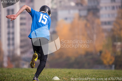 Image of american football player in action