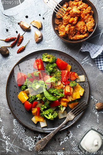 Image of chicken with vegetables