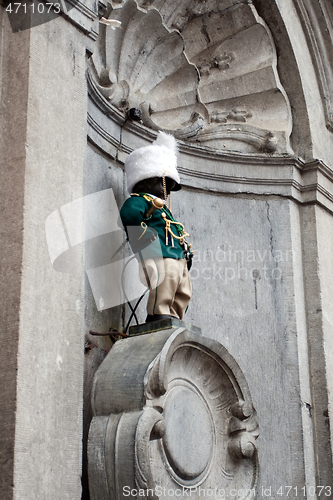 Image of Manneken Pis dressed in uniform