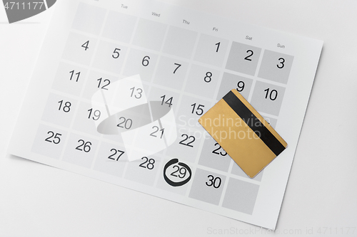 Image of black friday sale date on calendar and credit card