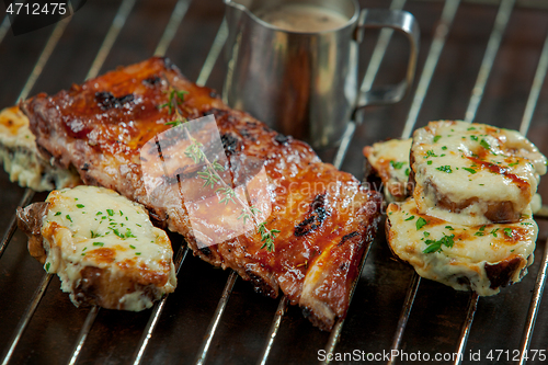 Image of freshly grilled ribs