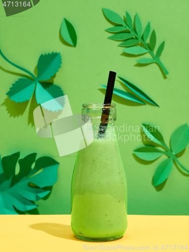 Image of bottle of green smoothie