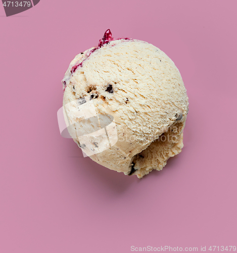 Image of scoop of ice cream