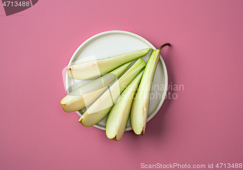 Image of plate of sliced pear
