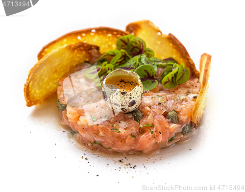 Image of plate of salmon tartare