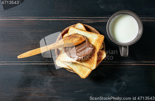 Image of toasted bread with chocolate cream