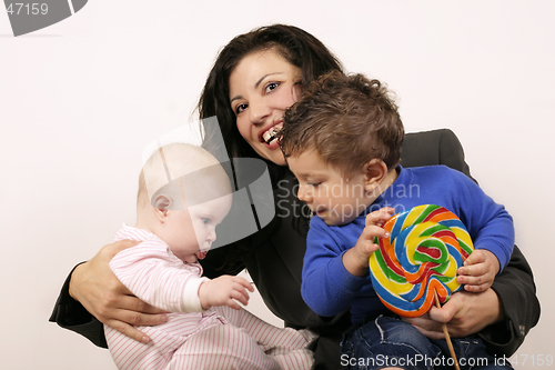 Image of Mum and the kids