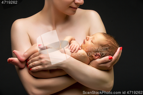 Image of mother with newborn child