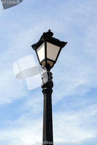 Image of street lamp