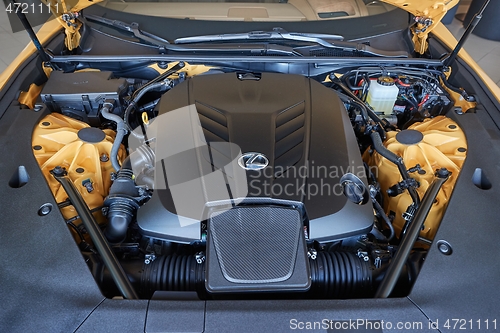 Image of Car Engine Bay Lexus LC V8