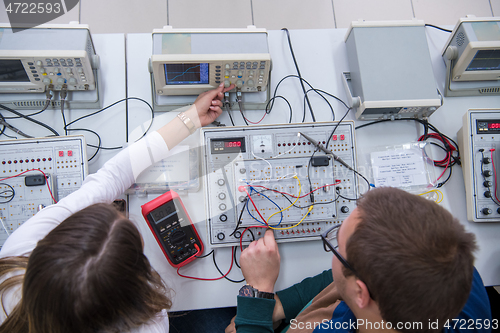 Image of students doing practice in the electronic classroom top view