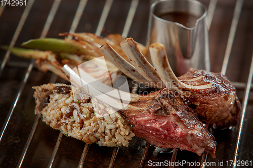 Image of freshly grilled ribs