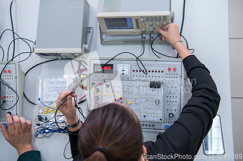 Image of students doing practice in the electronic classroom top view