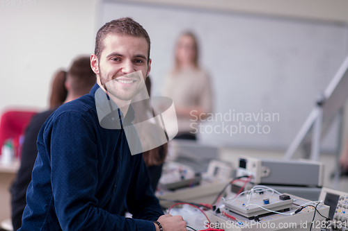 Image of students doing practice in the electronic classroom