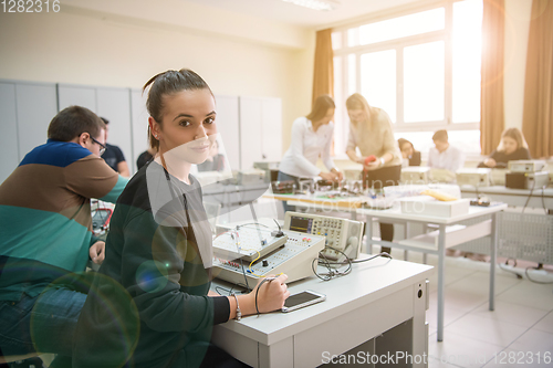 Image of students doing practice in the electronic classroom