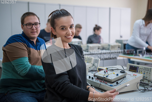 Image of students doing practice in the electronic classroom