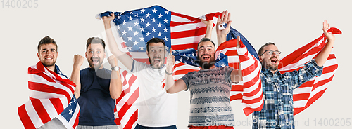 Image of Young people with the flag of United States of America