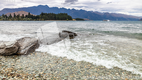 Image of scenery at Lake Te Anau, New Zealand