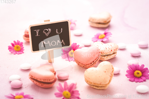 Image of Happy Mothers Day - sweet macarons in heart shape with flowers