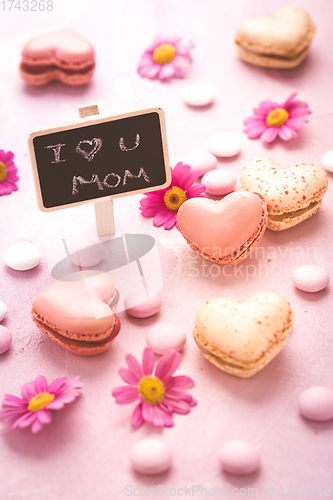 Image of Happy Mothers Day - sweet macarons in heart shape with flowers