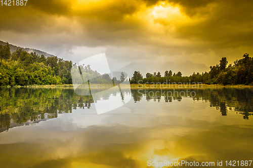 Image of Mirror Lake in New Zealand