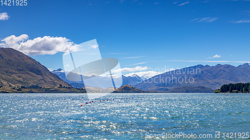 Image of lake Wanaka; New Zealand south island