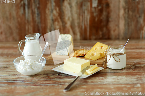 Image of cottage cheese, crackers, milk, yogurt and butter