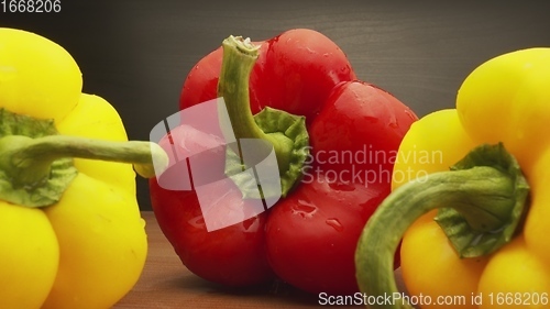 Image of Bell pepper in camera motion on the table