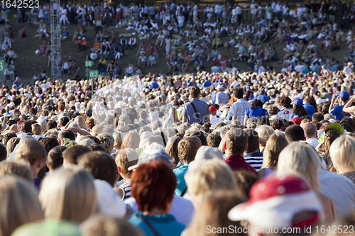 Image of Large crowd of people