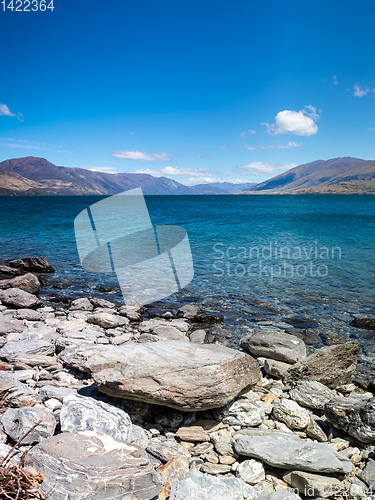 Image of lake Wanaka; New Zealand south island