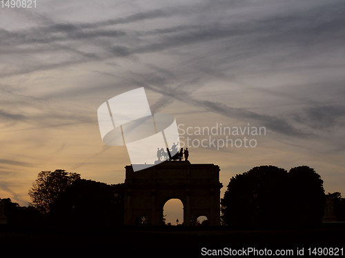 Image of Arc de Triomphe du Carrousel near the Louvre in Paris 